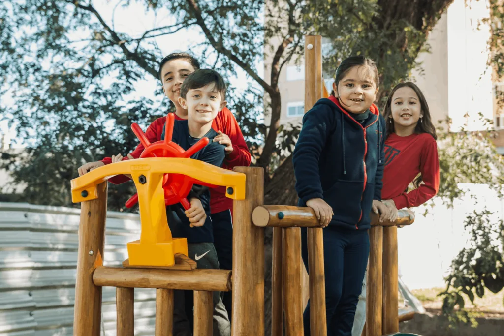 Alunos dos Anos Iniciais em atividade ao ar livre